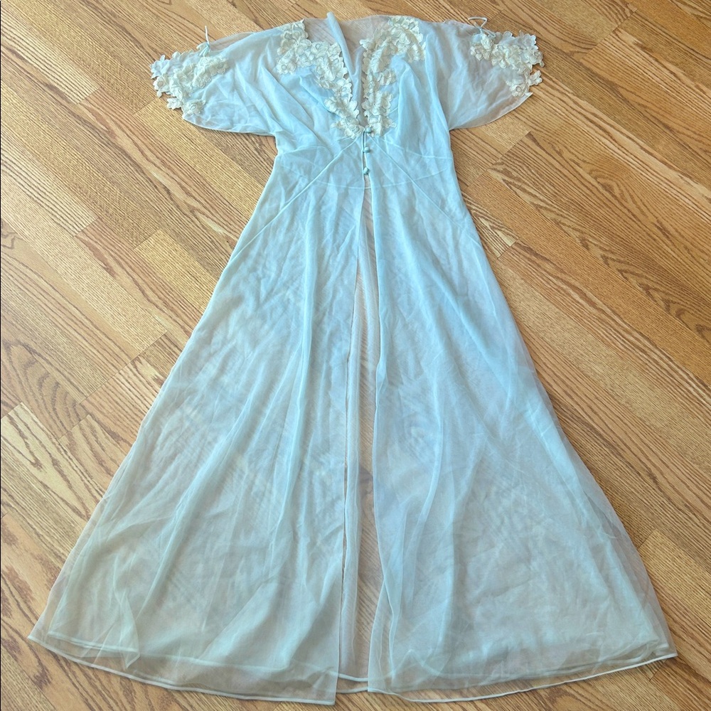 Vintage Peignoir Nightgown Lounge Robe pale aqua & ivory pinup style